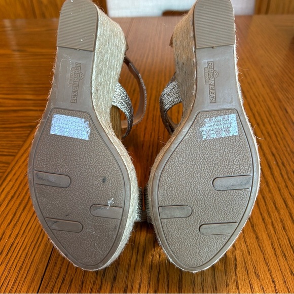 Fergalicious Gold Metallic Jute 4 1/4” Wedge Platform Heels Sandals Size 9 - Picture 9 of 12